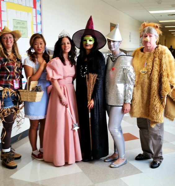Teachers dressed as characters from The Wizard of Oz